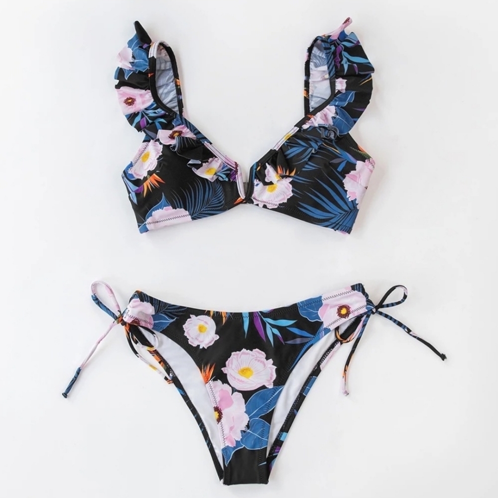 Sexy and Sweet Ruffled Floral Bikini - Picture 5 of 5